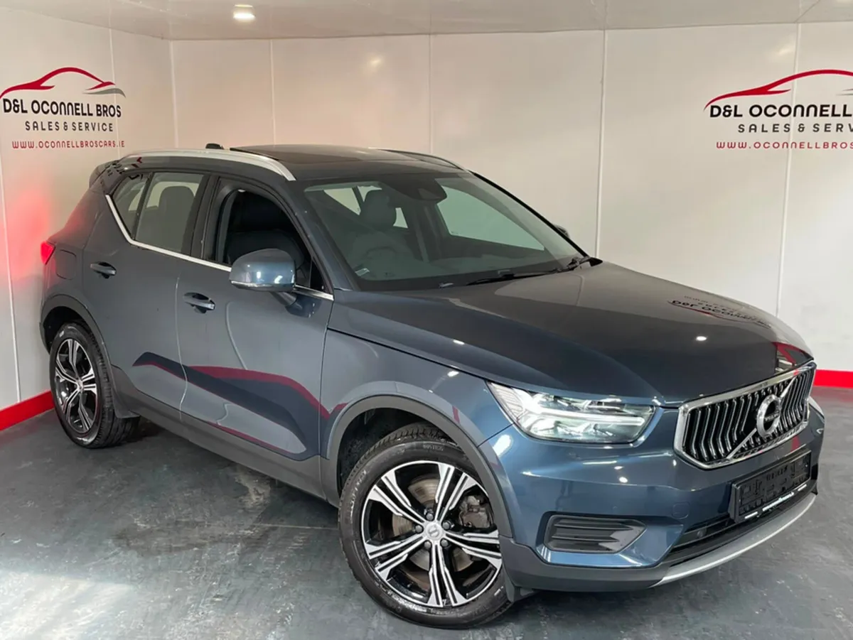 Volvo XC40 INSCRIPTION T4 RECHA RECHARGE - Image 1