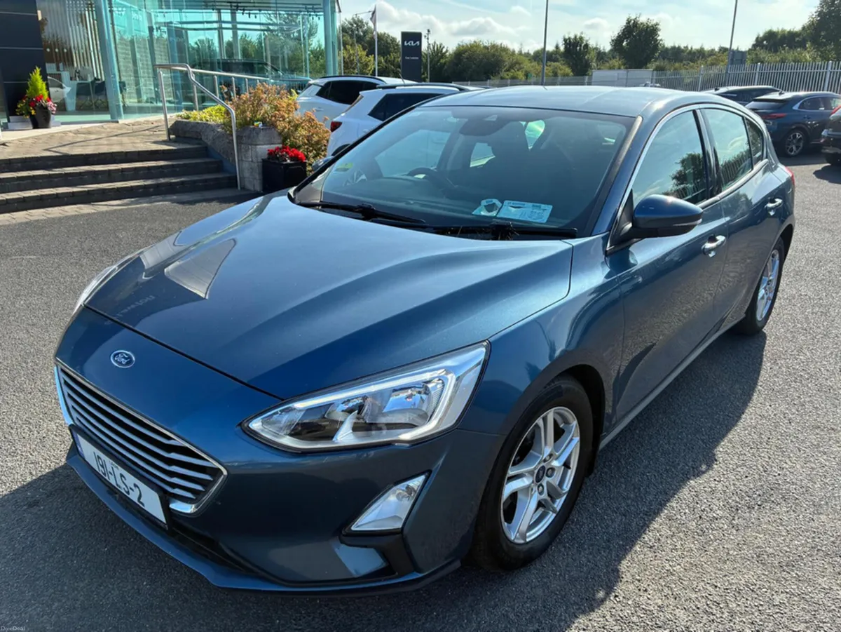 Ford Focus ZETEC 1.5 TDCI 125PS 6SPEED 5DR 4 - Image 2