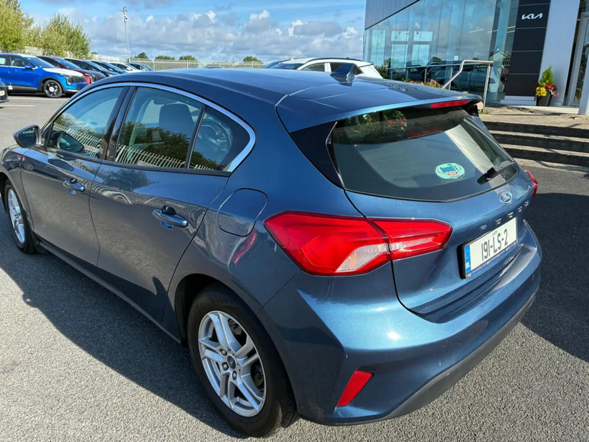 Ford Focus ZETEC 1.5 TDCI 125PS 6SPEED 5DR 4 - Image 3