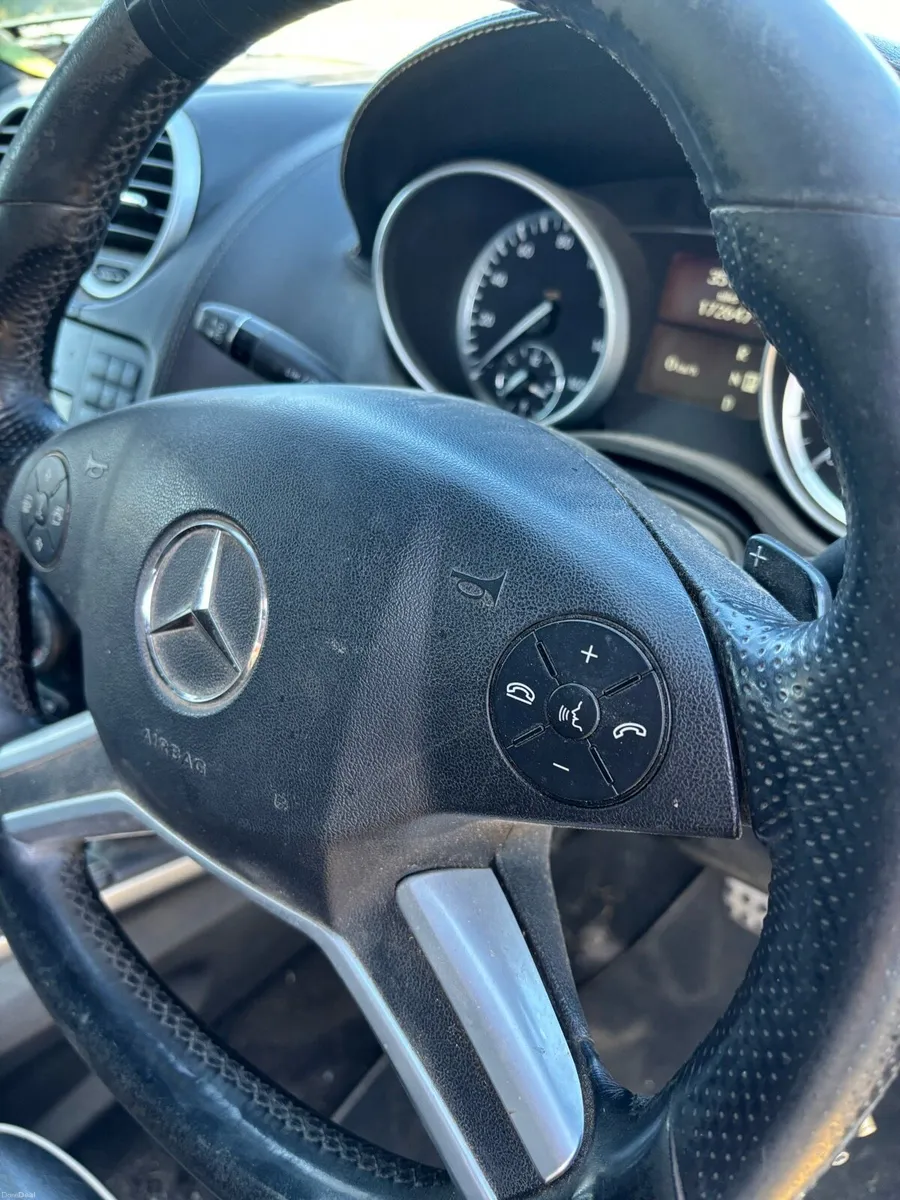 2011 Mercedes ML 300 CDI 4Matic Automatic Crew Cab - Image 4