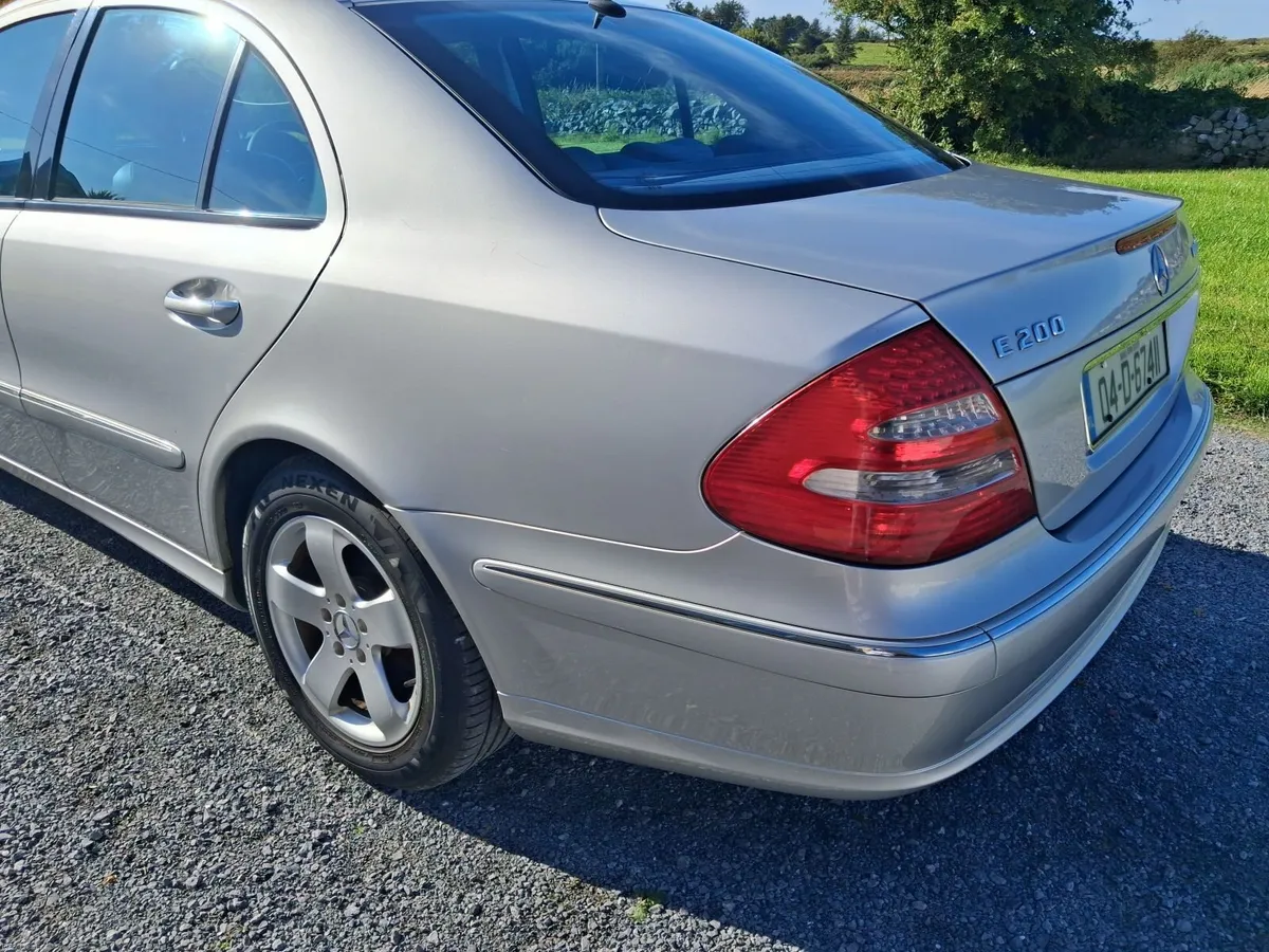 Mercedes-Benz E-Class 2004 - Image 5