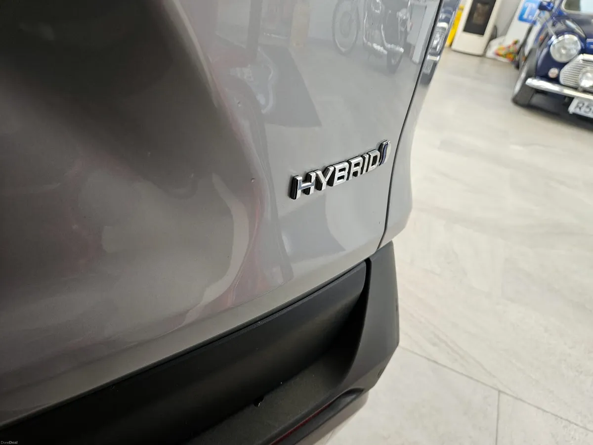 222 TOYOTA RAV4 PETROL HYBRID - Image 4