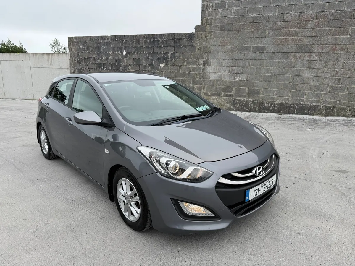 2013 HYUNDAI I30 NCT 11-26 MINT !! - Image 1