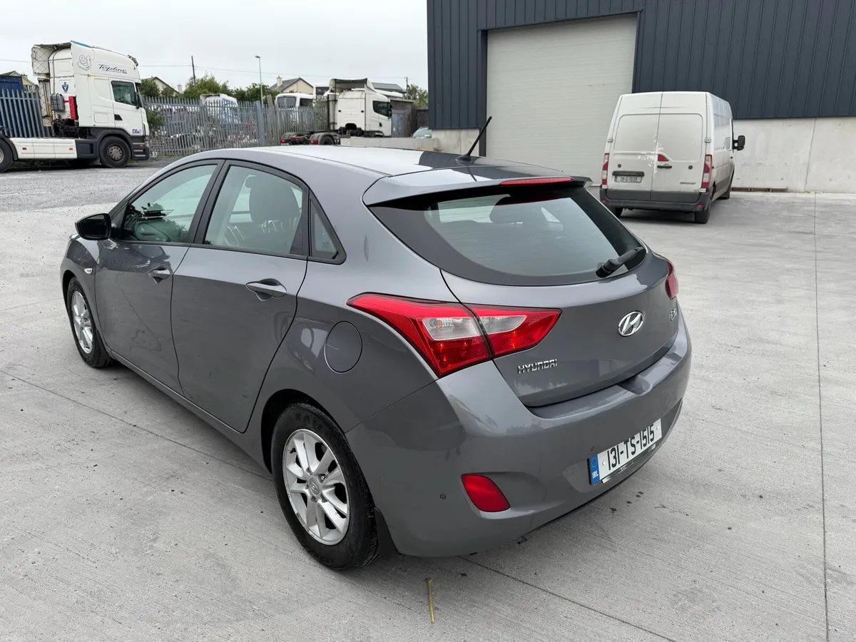 2013 HYUNDAI I30 NCT 11-26 MINT !! - Image 5