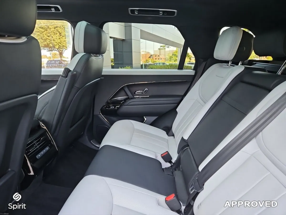 Land Rover Range Rover Sport 3.0 PHEV SE Dynamic - Image 5