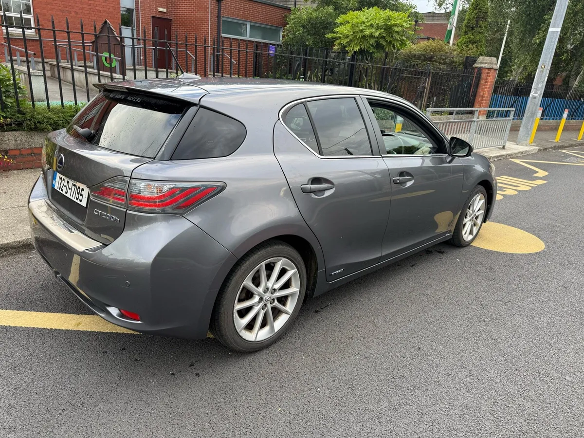 CT200h  TOP SPEC ALL EXTRAS - Image 2