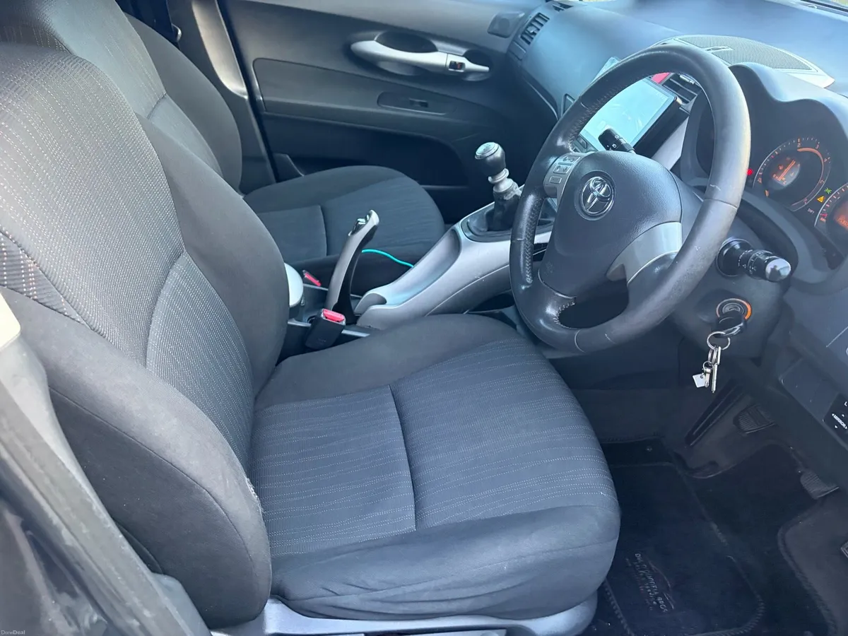 09 TOYOTA AURIS 1.4 DIESEL - Image 6