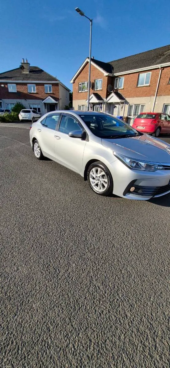182 Toyota Corolla 1.4 D-4D €14950 - Image 3