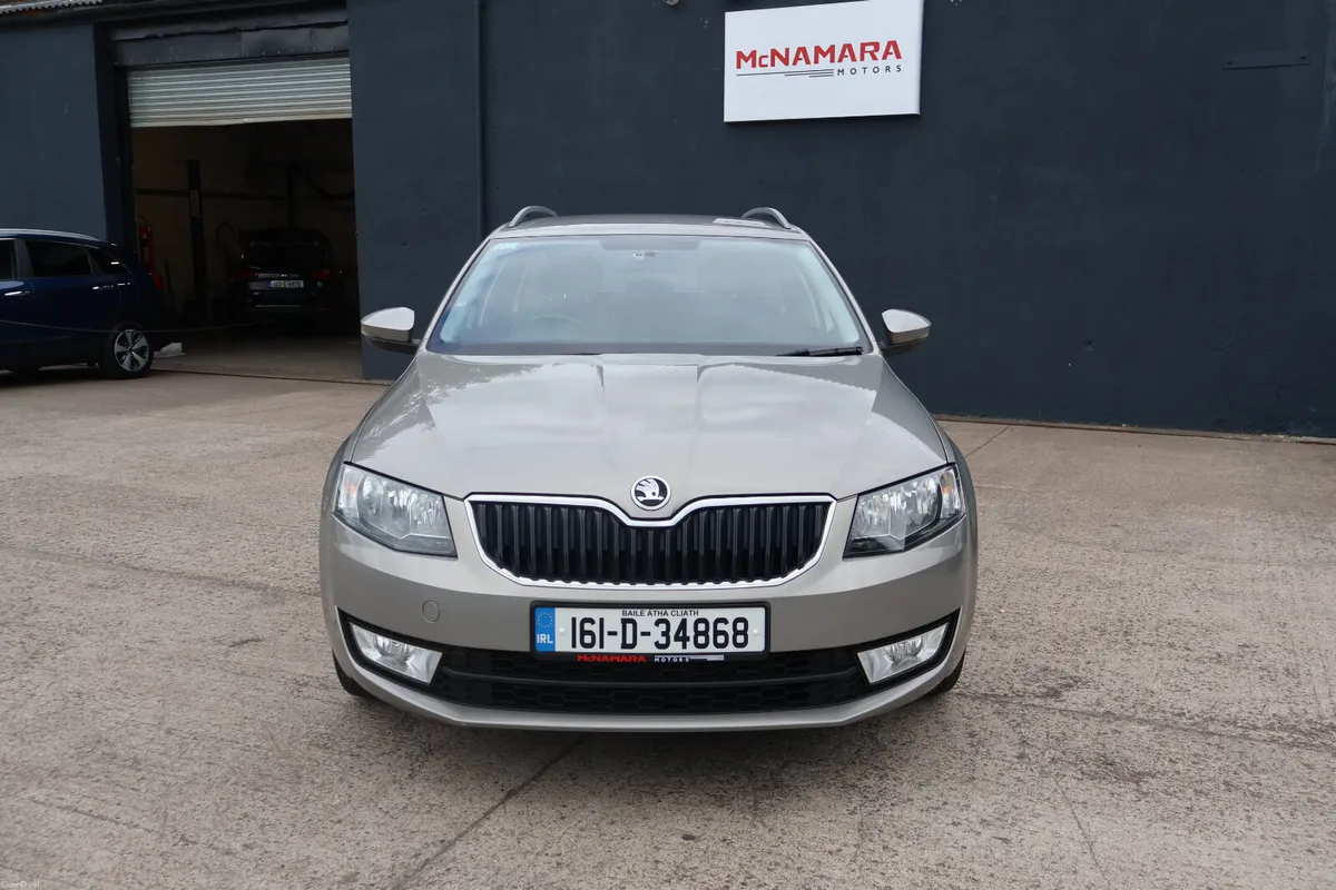 Skoda Octavia Combi Estate 1 Owner Only 84,000Km! - Image 4