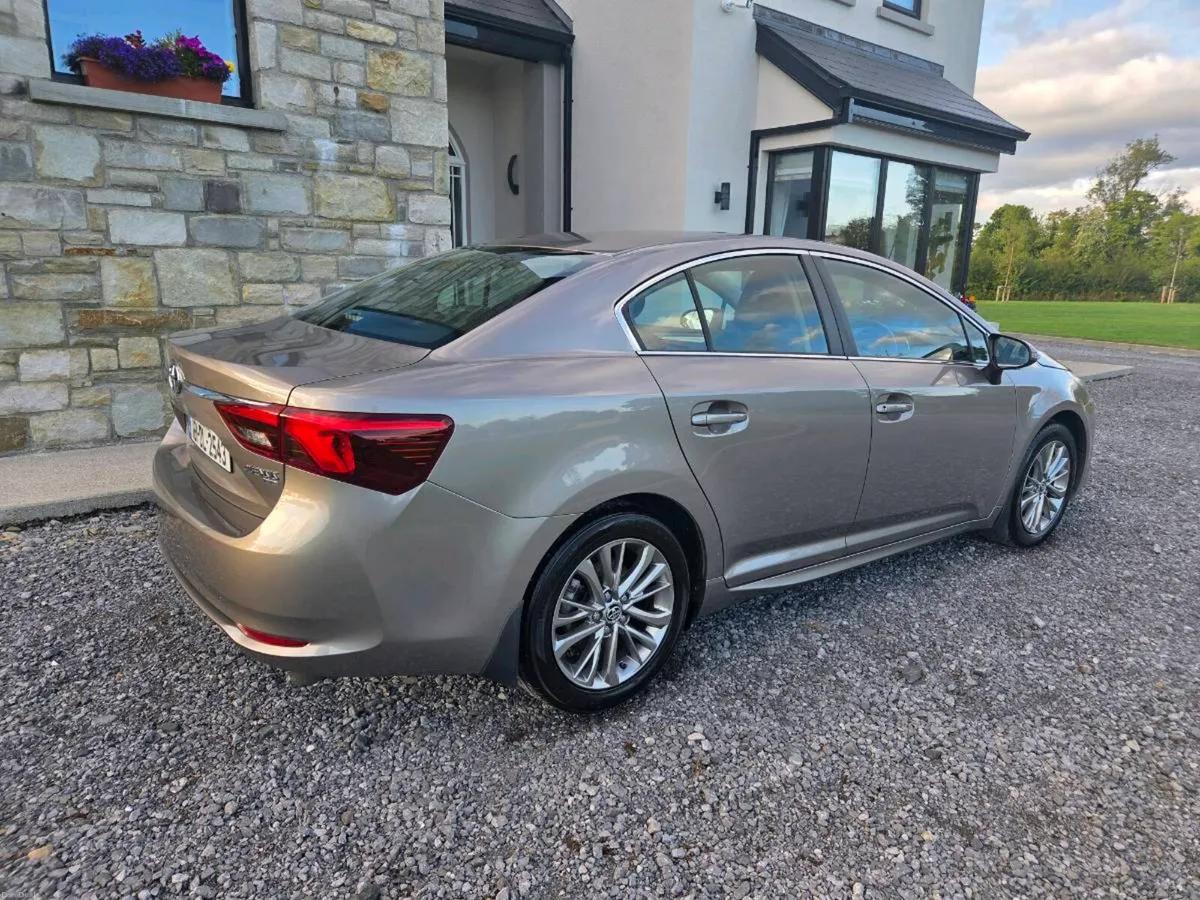 Toyota Avensis - Mint Condition - Image 6