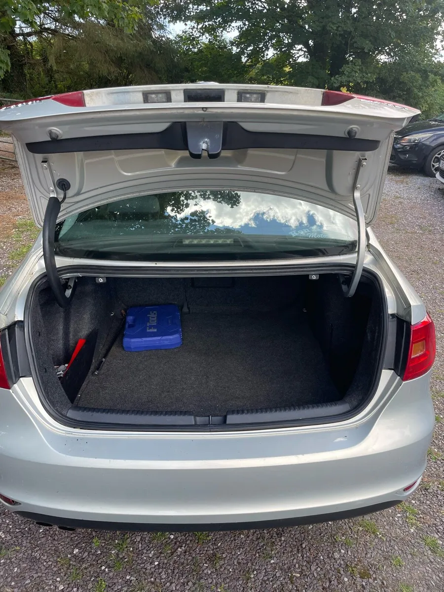VW Jetta MK6 2.0tdi - Image 6