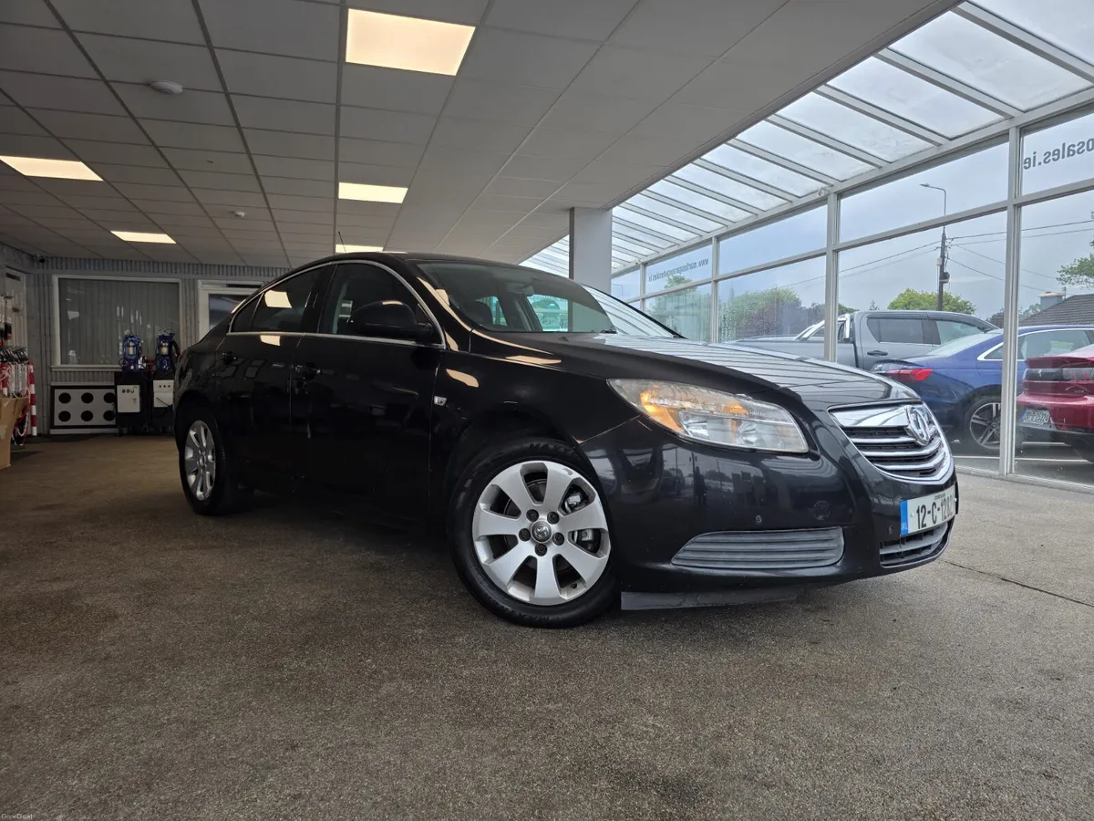 Vauxhall Insignia 2.0 D  2012 - Image 2