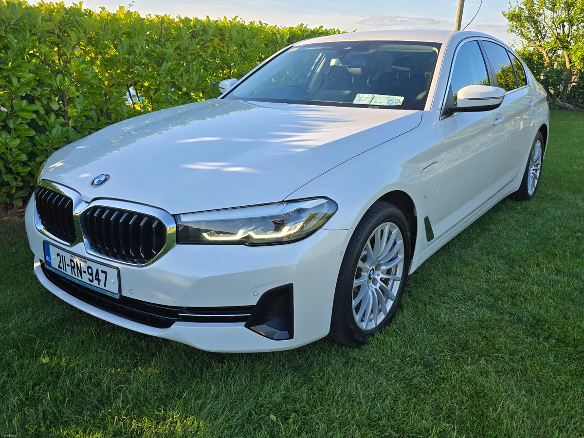 BMW 530E X Drive Nice Colour white pearl - Image 1