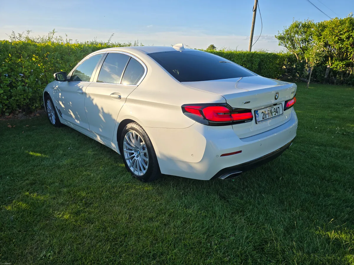 BMW 530E X Drive Nice Colour white pearl - Image 6