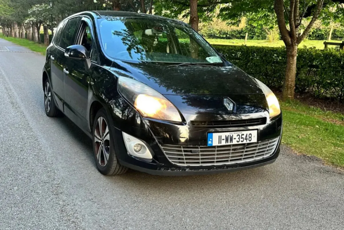 Renault Grand Scenic 2011 - Image 1