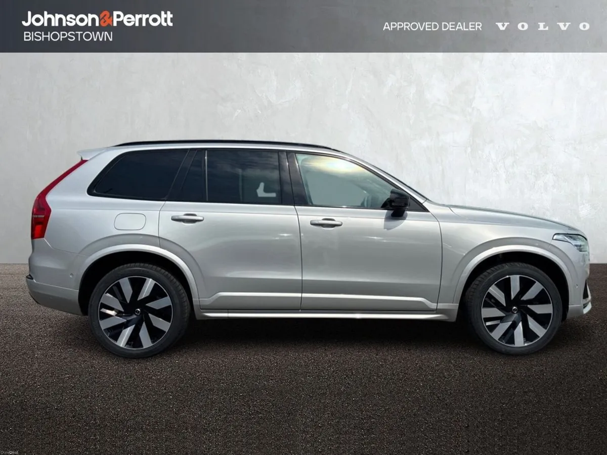 Volvo XC90 T8 455bhp AWD Plus Dark  (Four Year Vol - Image 5