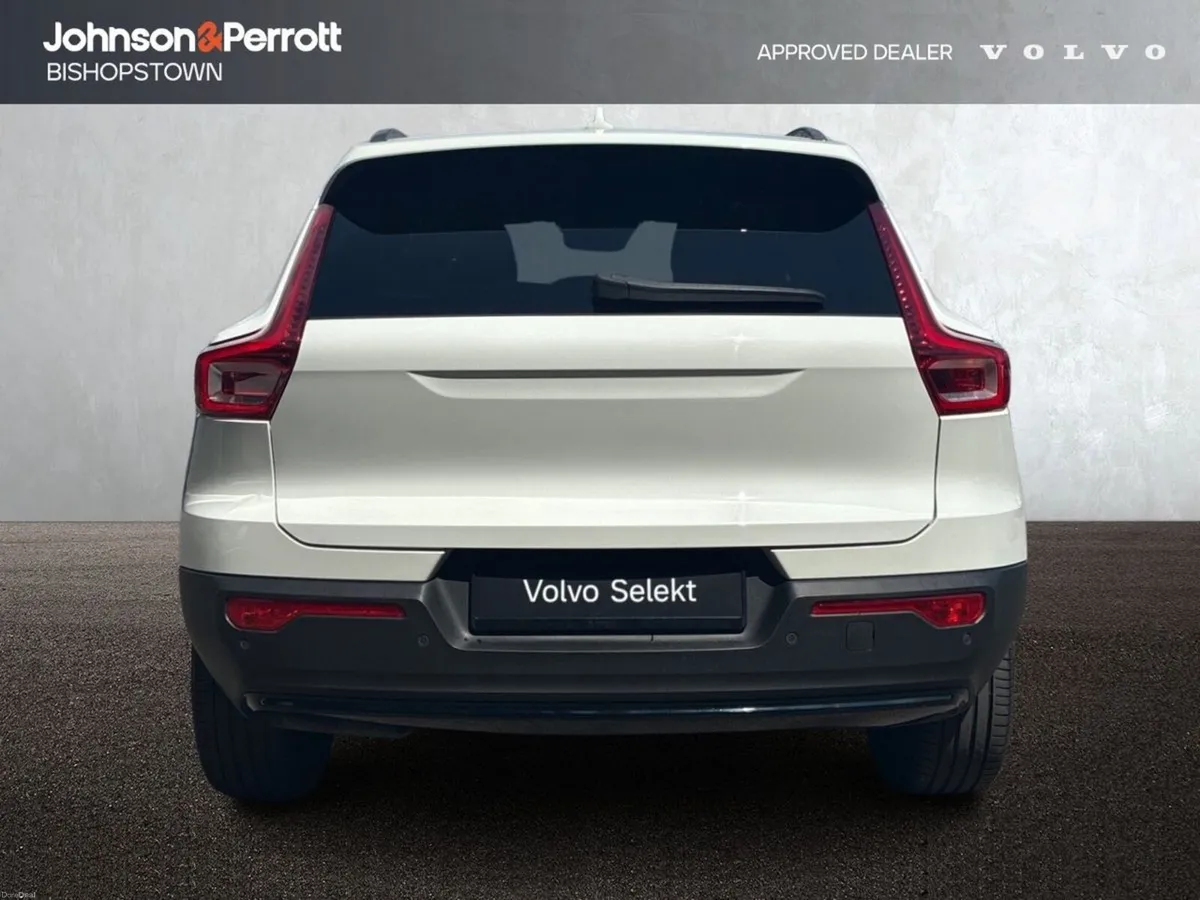 Volvo XC40 T4 211bhp PHEV Plus Dark (Two Year Volv - Image 6