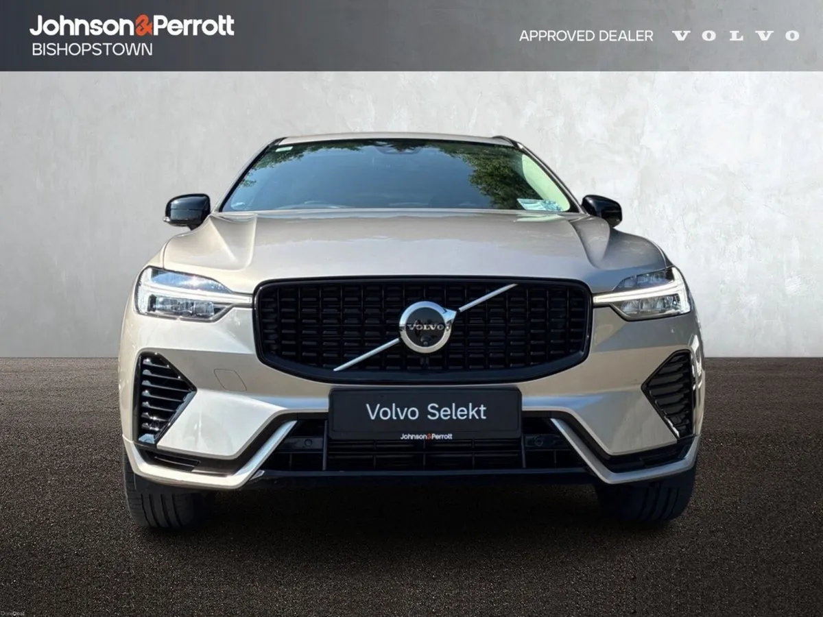 Volvo XC60 T6 350hp AWD Plus Dark (Two Year Volvo - Image 4
