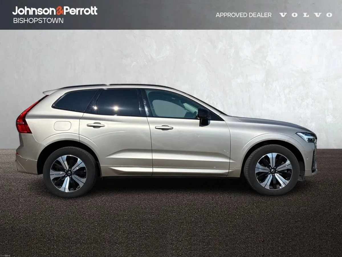 Volvo XC60 T6 350hp AWD Plus Dark (Two Year Volvo - Image 5