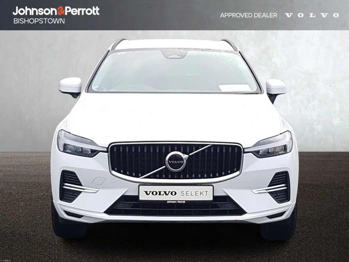 Volvo XC60 B4 197bhp Diesel MHEV Momentum (Two Yea - Image 4