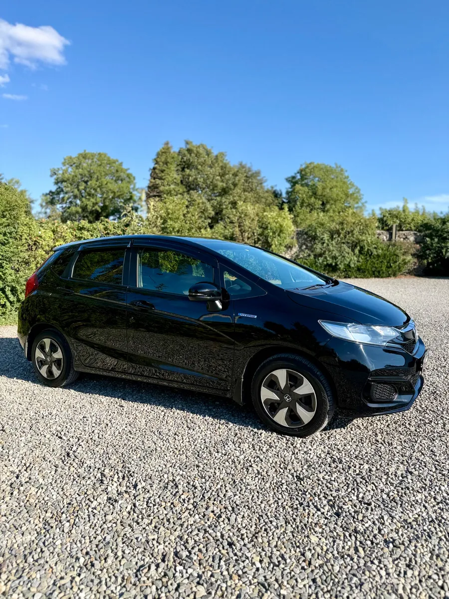 2018 Honda Fit 1.5 Hybrid Automatic - Image 3