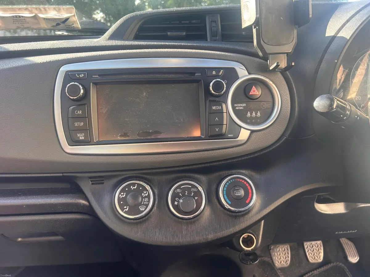 Toyota Yaris 2013 - Image 5