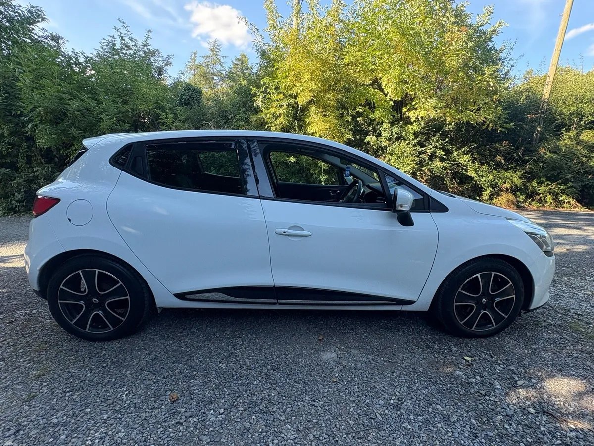 152 Renault Clio - Image 6