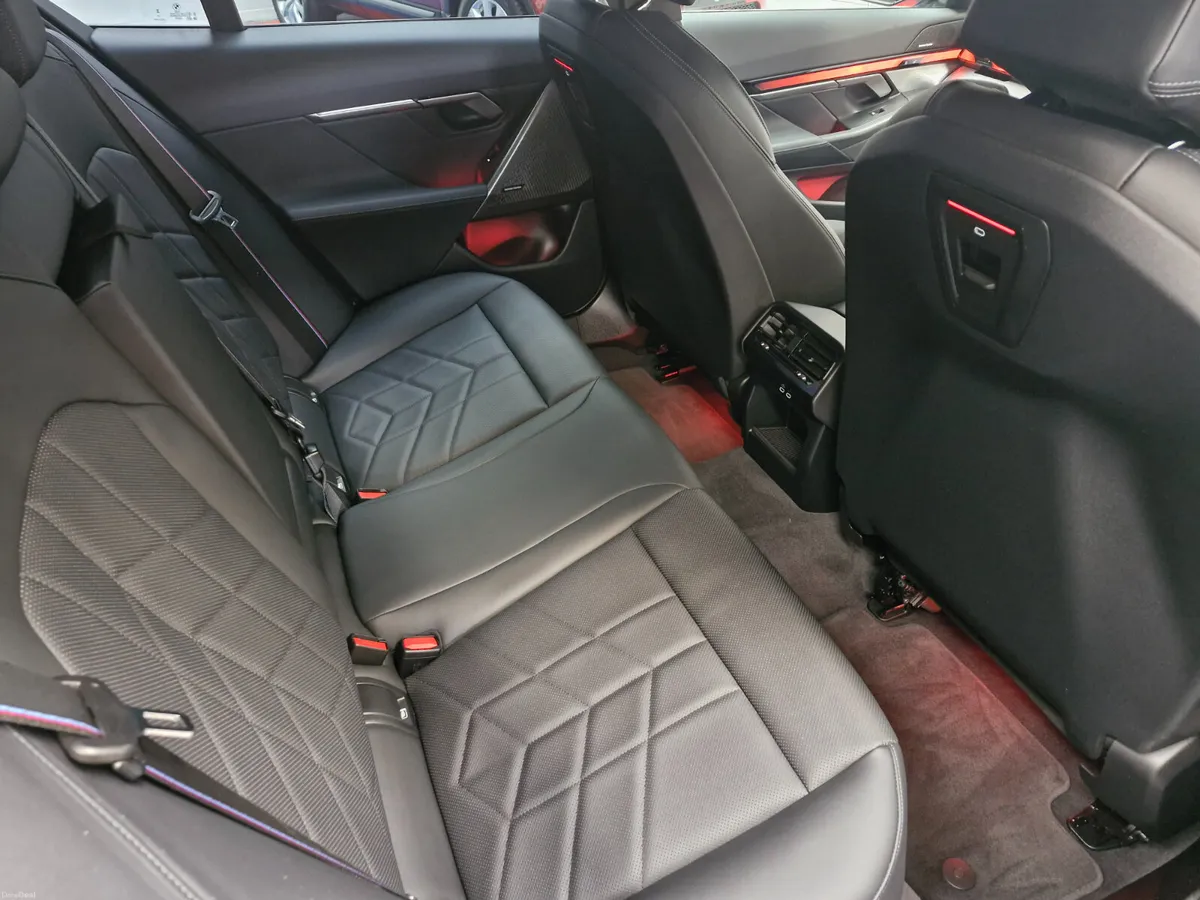 I5 M SPORT PRO ( INDIVIDUAL ) (MASSIVE SPEC) - Image 6
