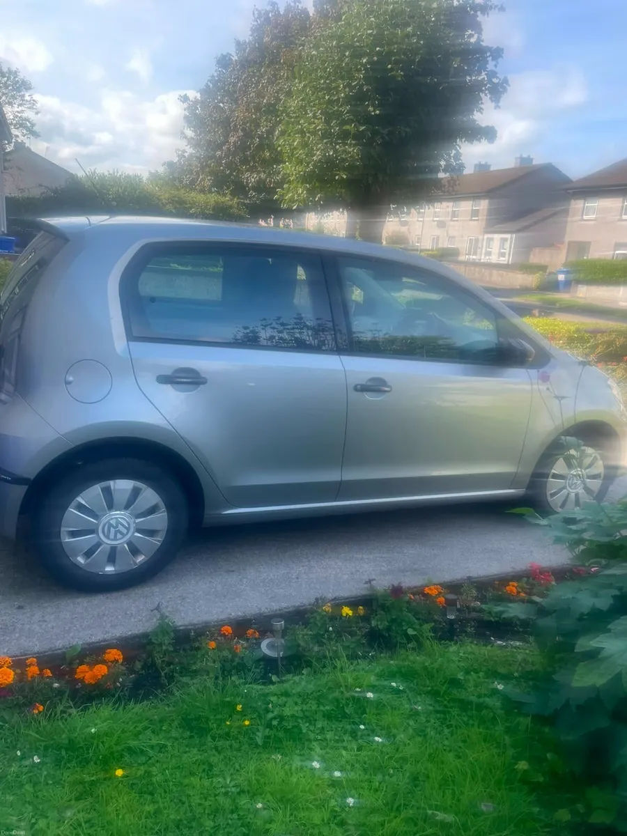 Volkswagen up! 2019 - Image 2