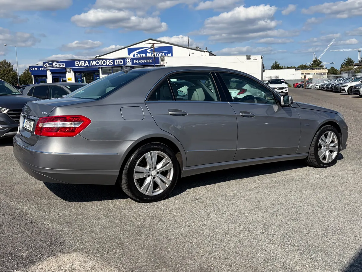 Mercedes-Benz E-Class 2012 - Image 4
