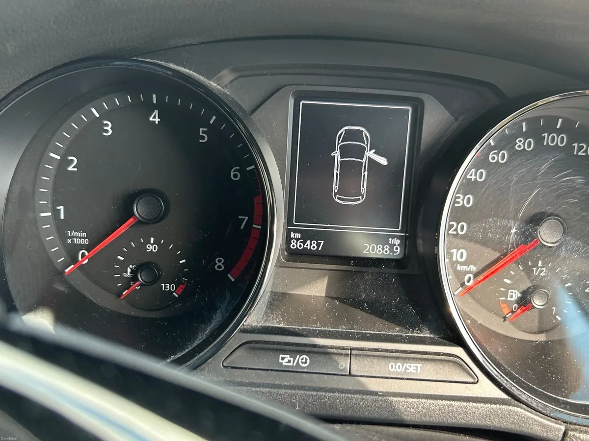 Volkswagen Polo 2016 - Image 2