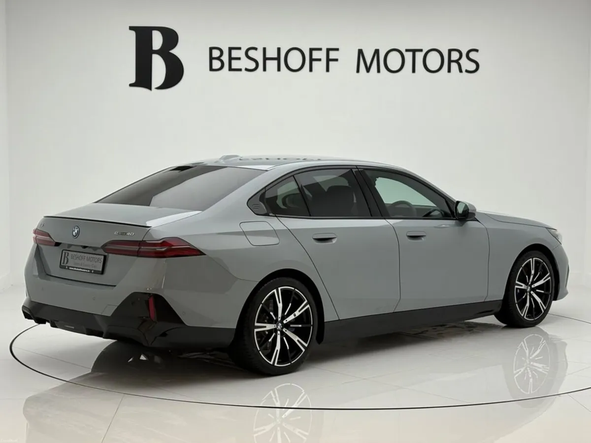 BMW i5 40 M-SPORT PRO=ONLY 3000 MILES//20”ALLOYS// - Image 5