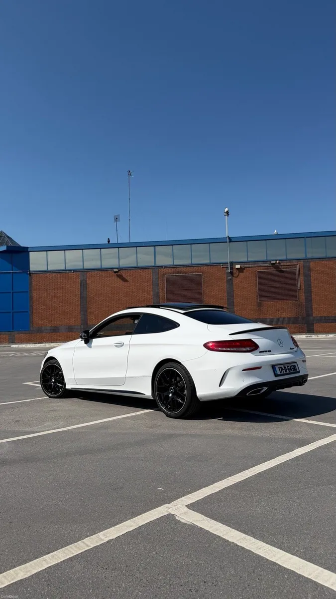 Mercedes Benz C220d AMG Line Premium - Image 4