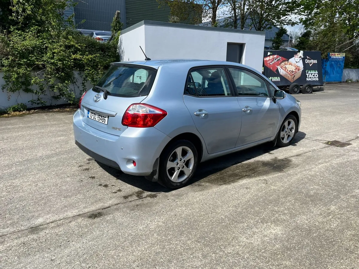 Toyota Auris 2010 - Image 4