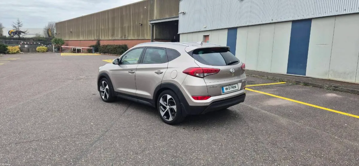 2019 Hyundai Tuscon - Image 5
