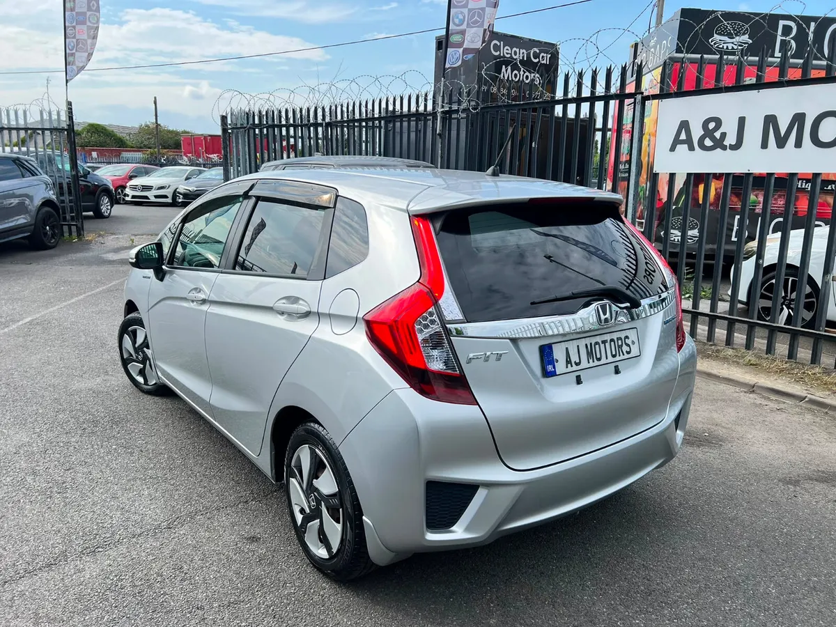 2014 HONDA FIT 1.5 HYBRID - Image 4