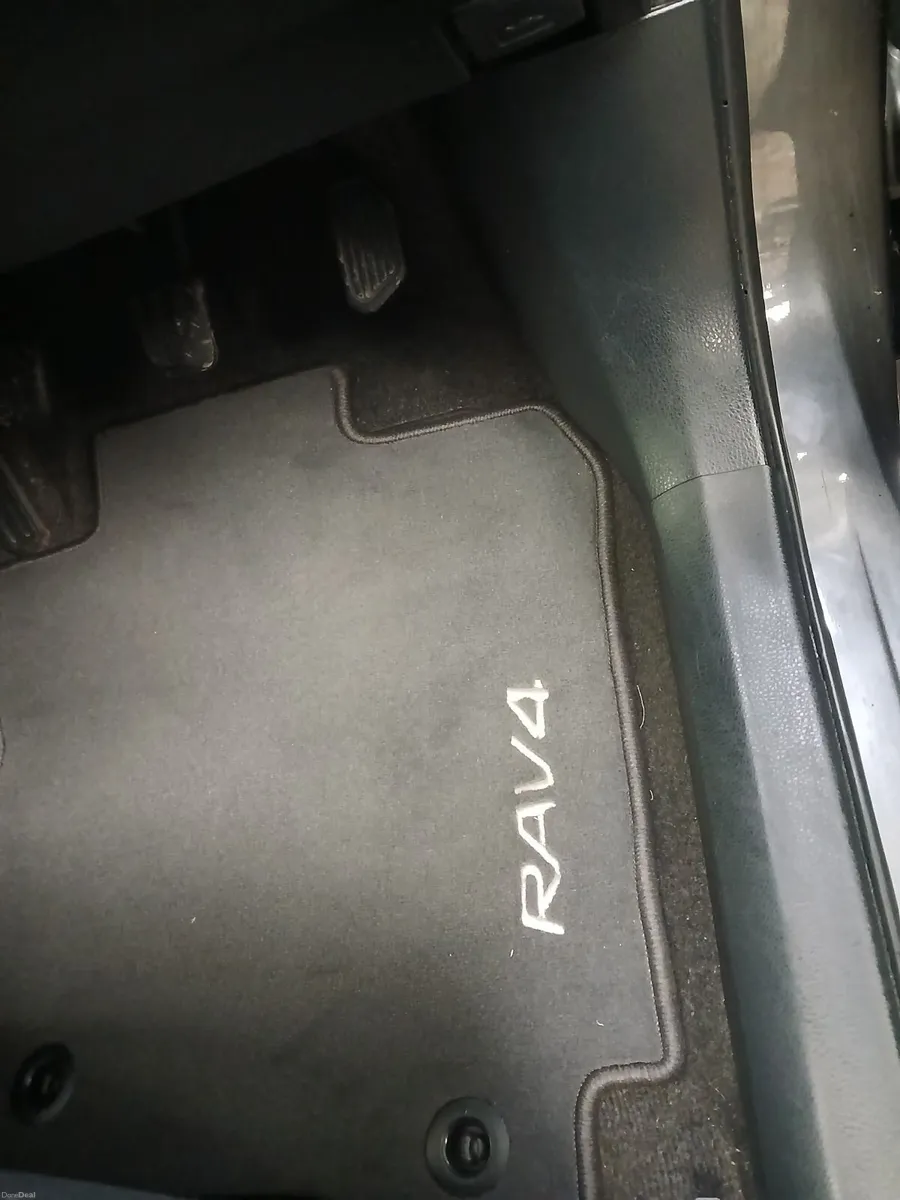 Toyota RAV4 2016 - Image 5