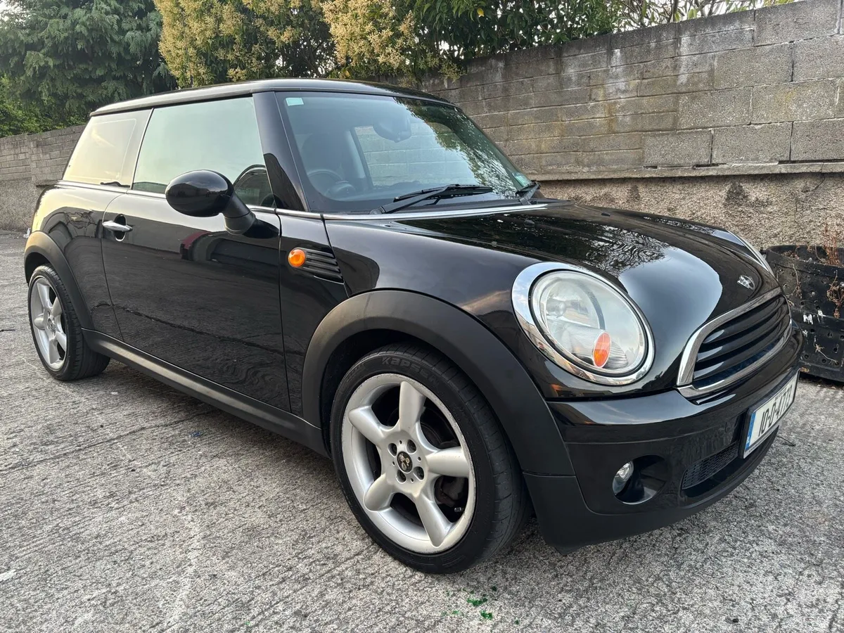 Mini 2010 low mileage - Image 1