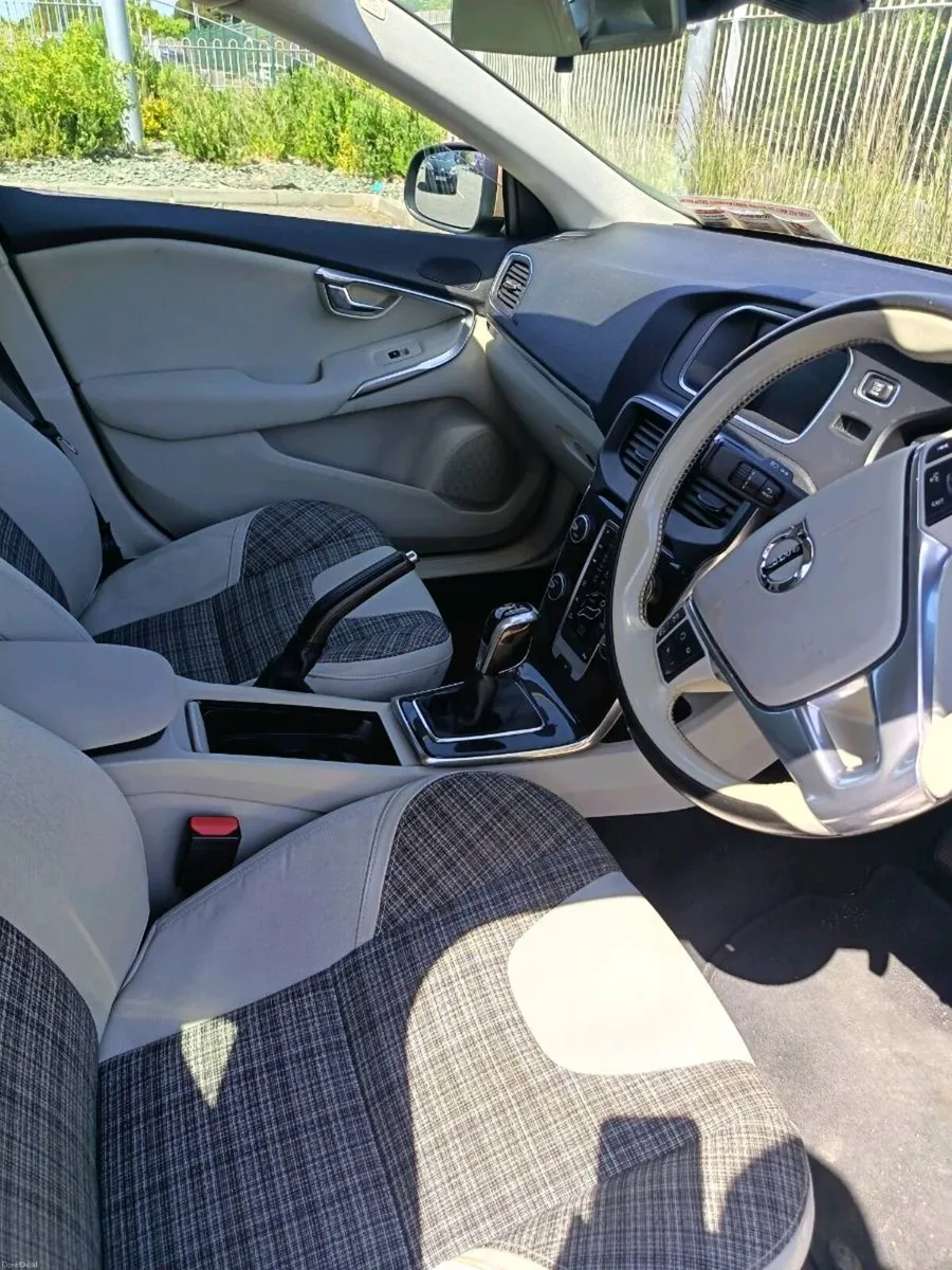 162 Volvo - Image 3