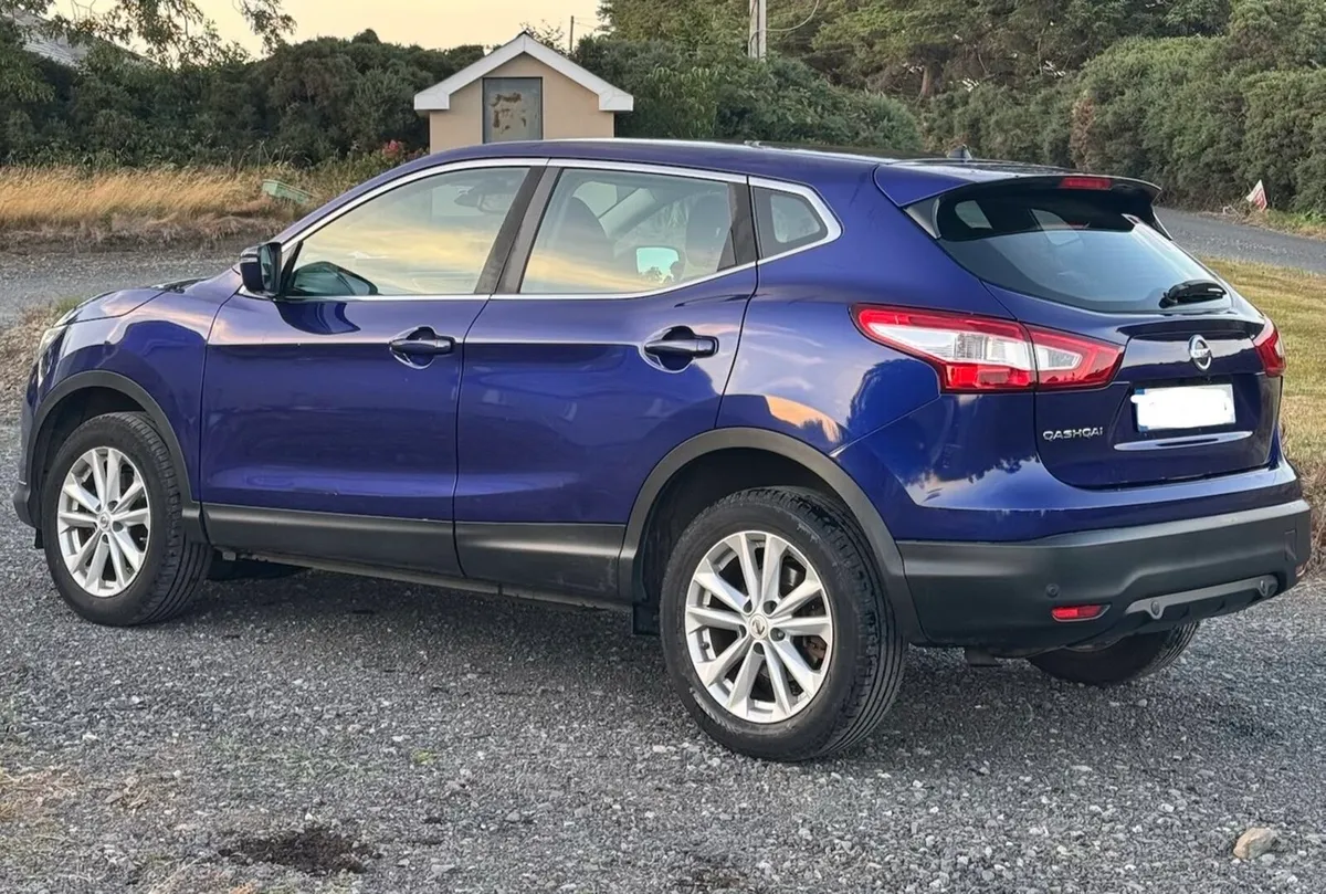 2016 Nissan Qashqai Petrol 1.2L Manual - Image 3