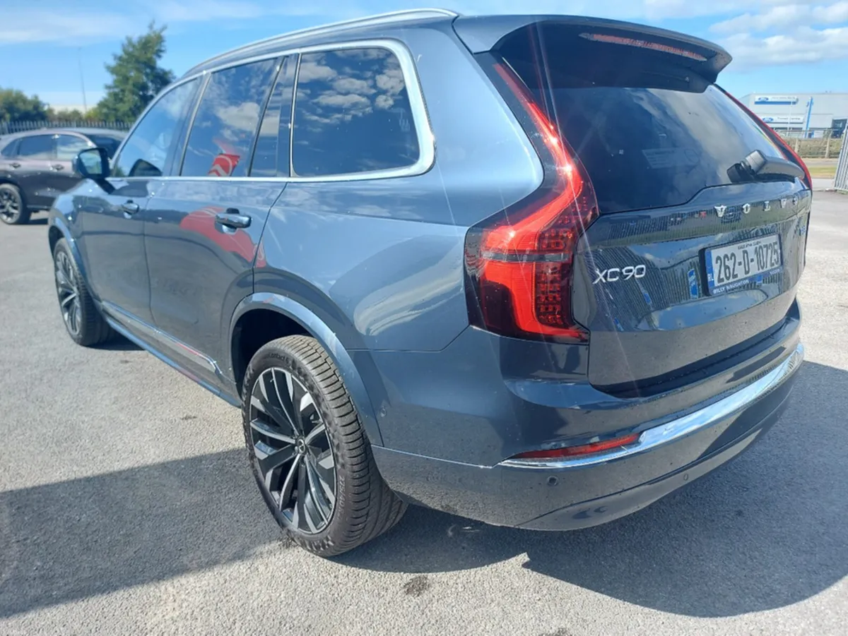 Volvo XC90 T8 PHEV PLUS BRIGHT AWD 5 - Image 6