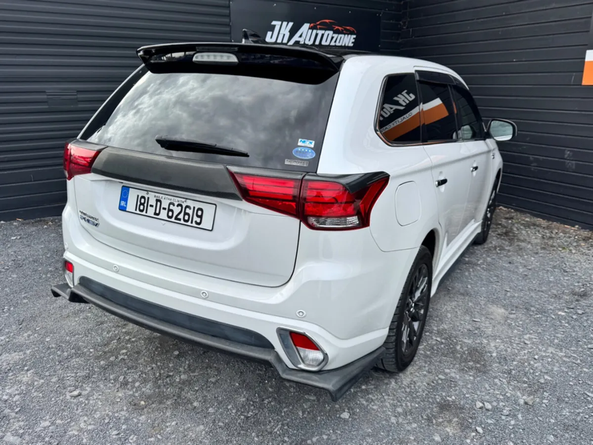 Mitsubishi Outlander 2.0 PHEV AUTO - Image 4