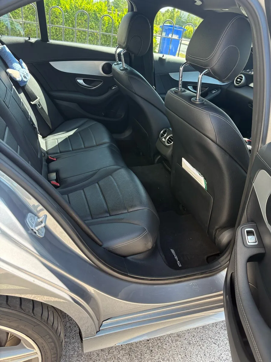 Mercedes-Benz c220D AMG Line - Image 3
