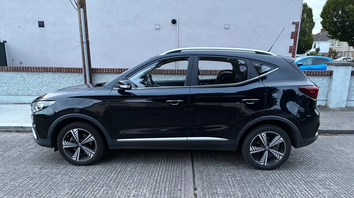 MG ZS 2021 - Image 1