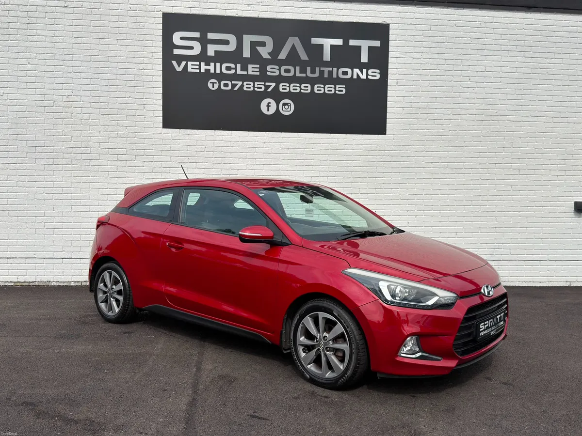 2015 HYUNDAI i20 SE **NI CAR FROM NEW** - Image 2