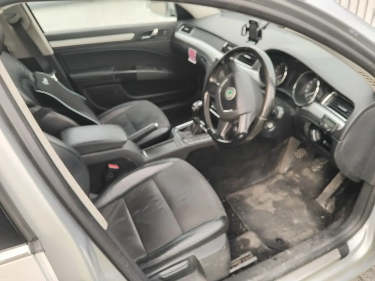 Skoda Superb 2010 - Image 3