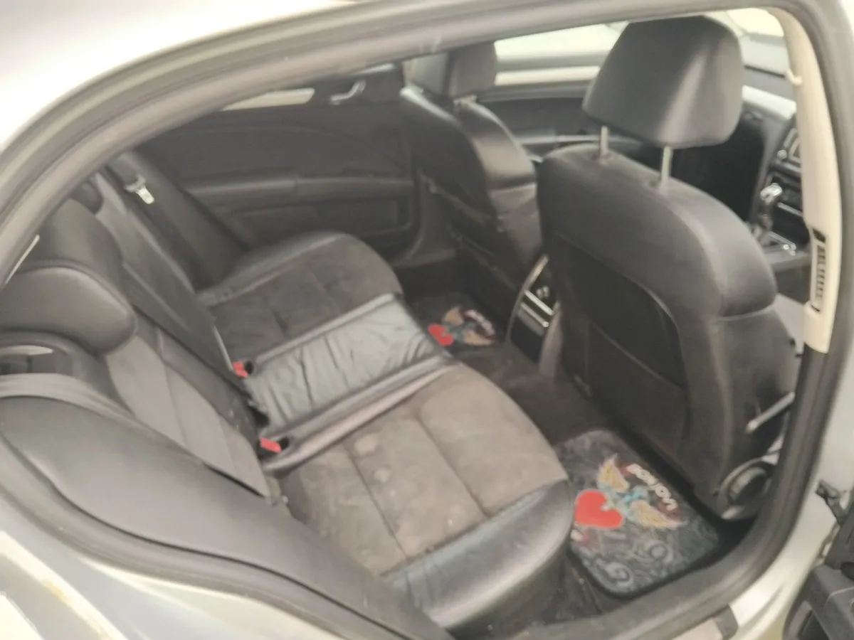 Skoda Superb 2010 - Image 4