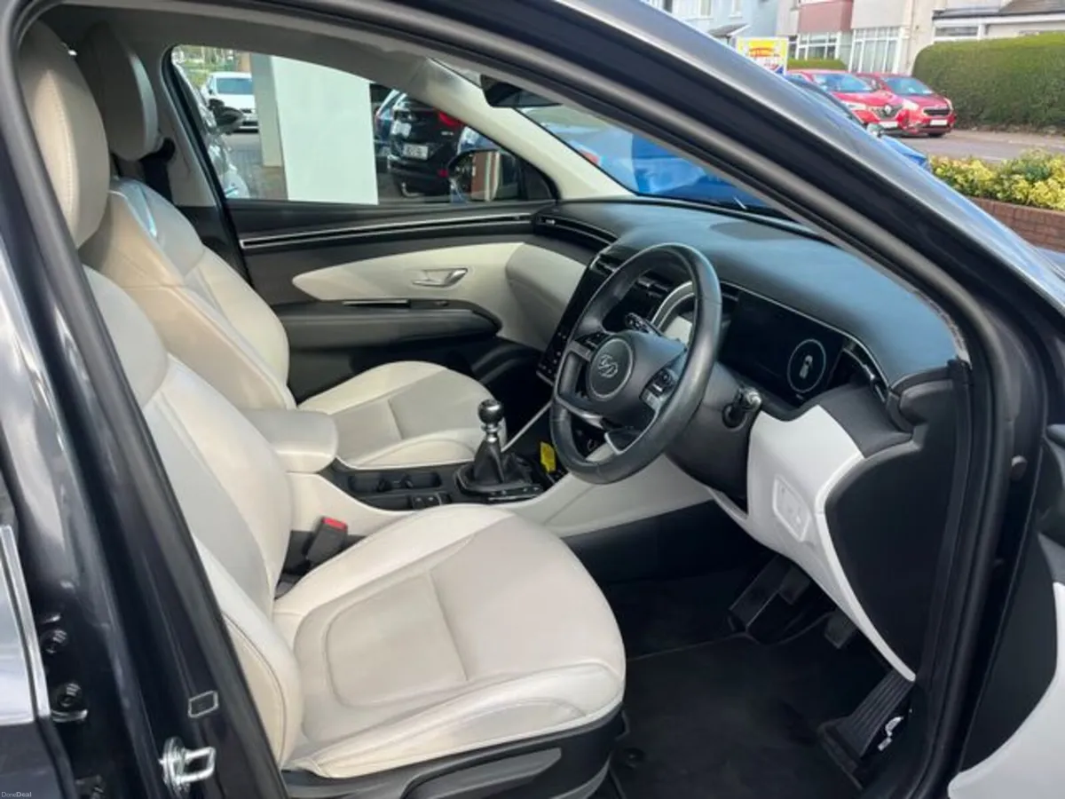 Hyundai Tucson Executive Plus 5DR - Image 5
