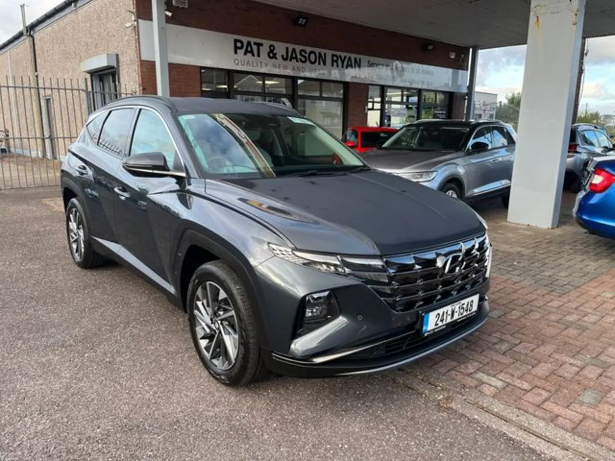 Hyundai Tucson Executive Plus 5DR - Image 1