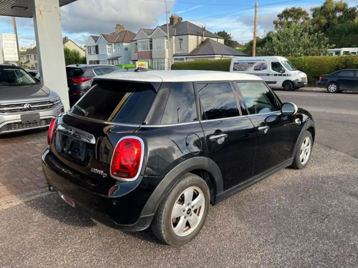 Mini Cooper 1.5 - Image 4
